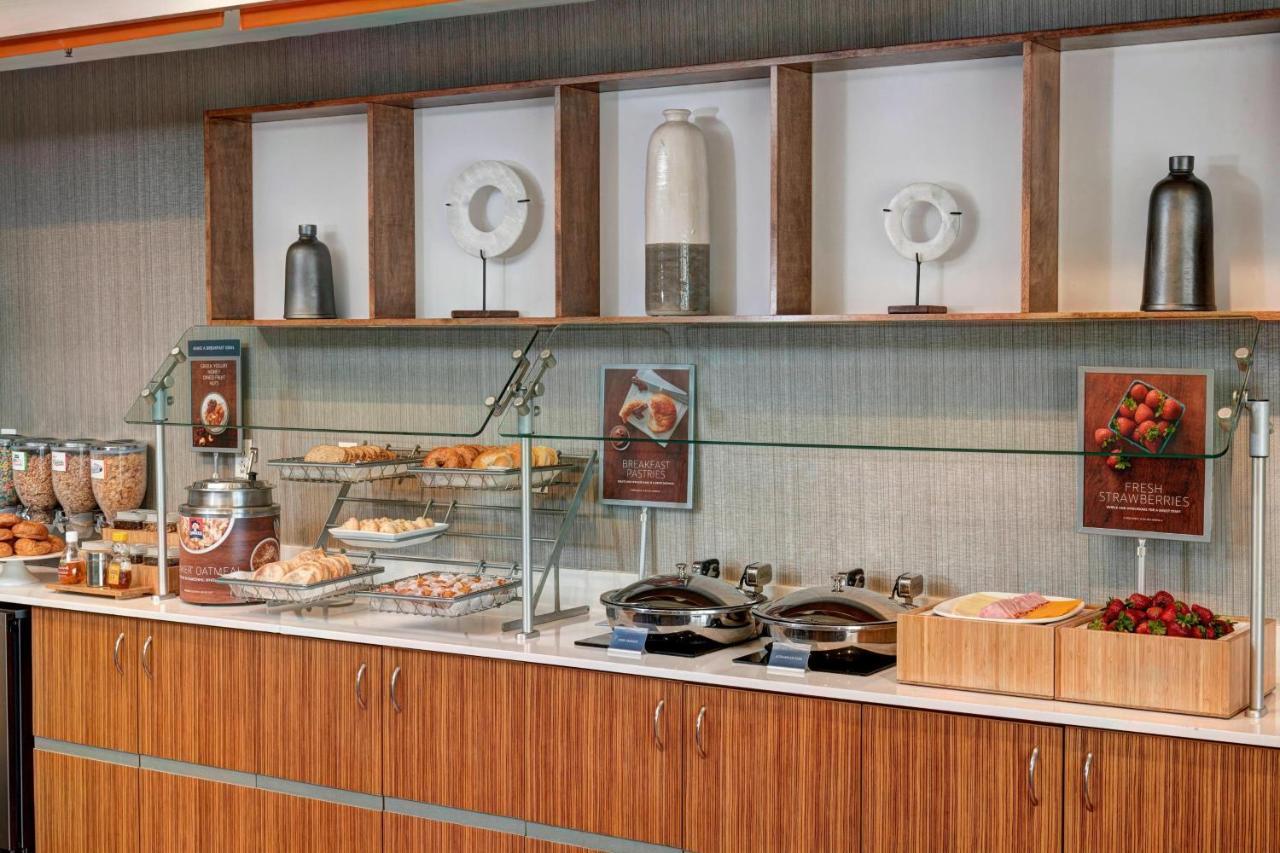 Springhill Suites St. Louis Brentwood Bagian luar foto