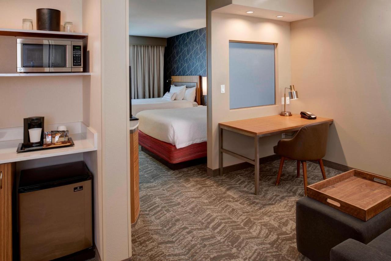 Springhill Suites St. Louis Brentwood Bagian luar foto