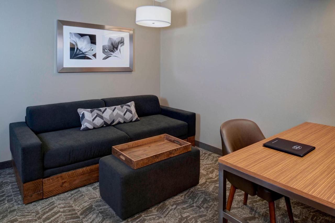 Springhill Suites St. Louis Brentwood Bagian luar foto