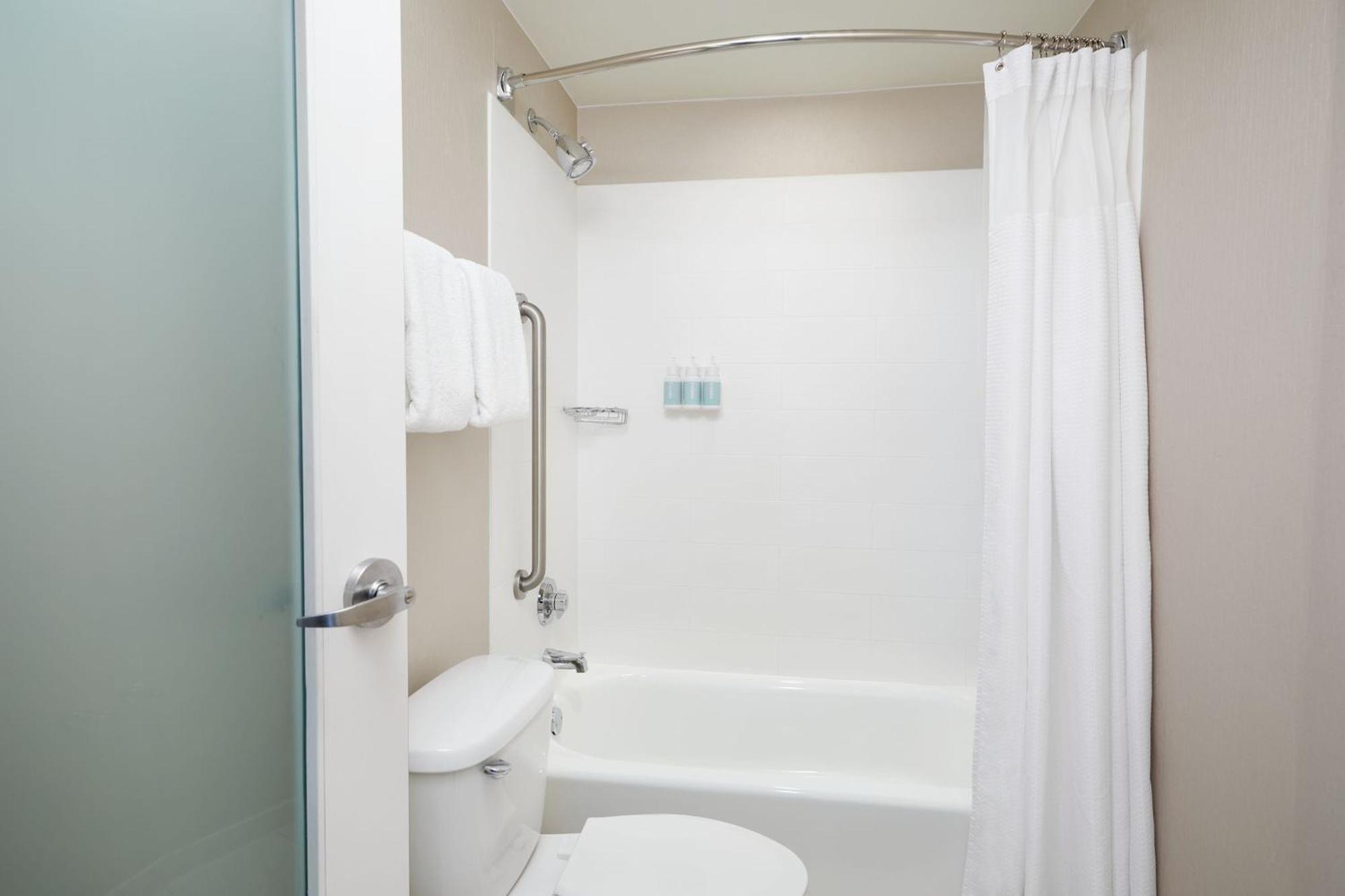 Springhill Suites St. Louis Brentwood Bagian luar foto