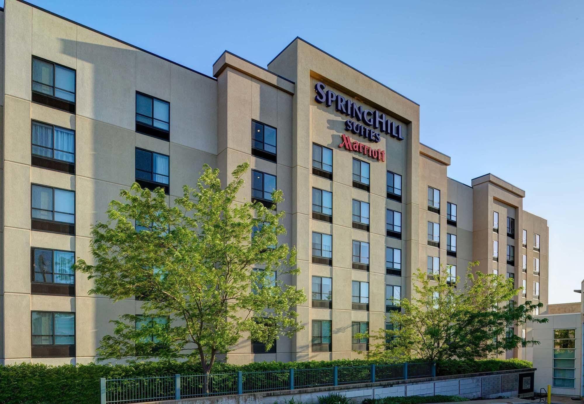 Springhill Suites St. Louis Brentwood Bagian luar foto