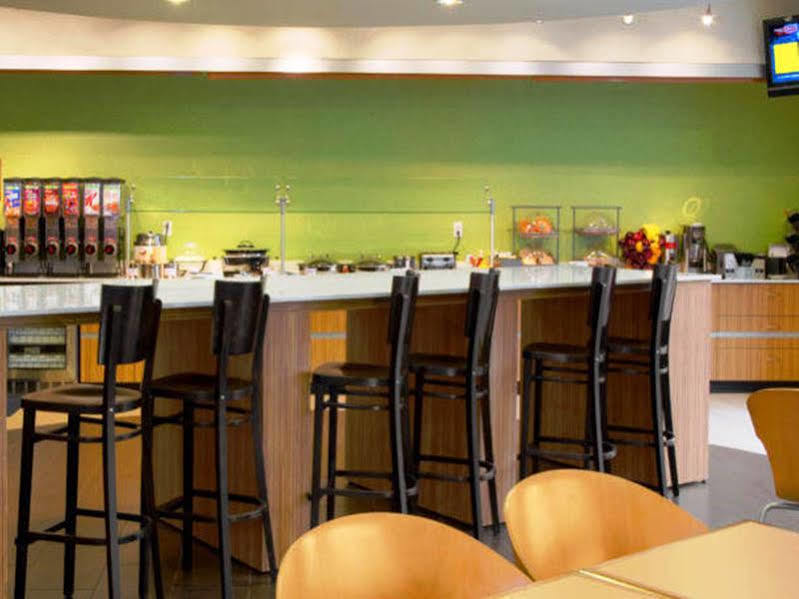 Springhill Suites St. Louis Brentwood Bagian luar foto