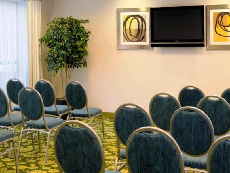 Springhill Suites St. Louis Brentwood Bagian luar foto